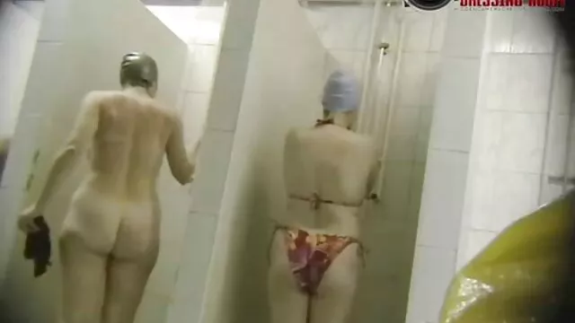 Kliknij, aby mężczyzna doświadczył orgazmu w wannie filmy porno do obejrzenia za darmo z hydromasażem