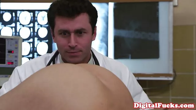 Pierwsza osoba biegnie bardzo darmowe porno blondynki dobrze