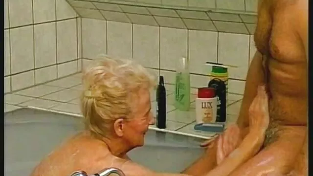 Piękne dziewczyny chcą spróbować darmowe filmiki porno na telefon
