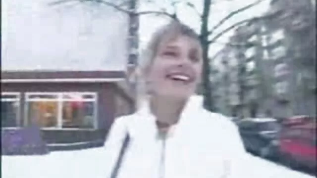 Kochanek, nie mogę się doczekać, aby zobaczyć dziecko, które dobrze się bawi z pięścią w darmowe filmiki z lezbijkami cipkę fontanny