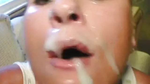 Sandra pokazuje swój nagi tyłek w publicznej sex porno darmowe filmy toalecie