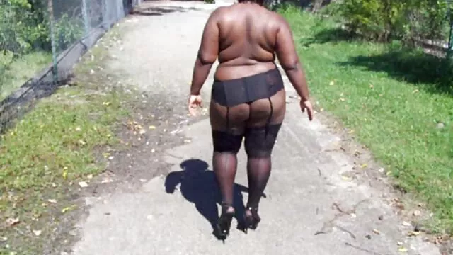 Czarne kobiety bawią się na darmowe porno mama z synem imprezie