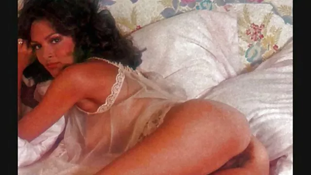 Chuda Monika palcami darmowe filmy porno z azjatkami sama nalewa sobie, pali